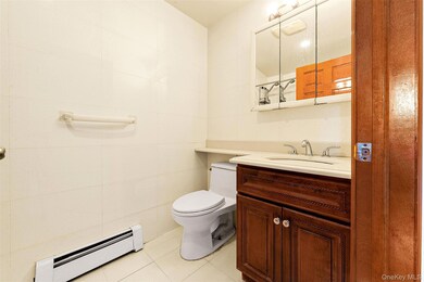 64-63 Austin St unit 3A, Rego Park, NY 11374 - photo 3