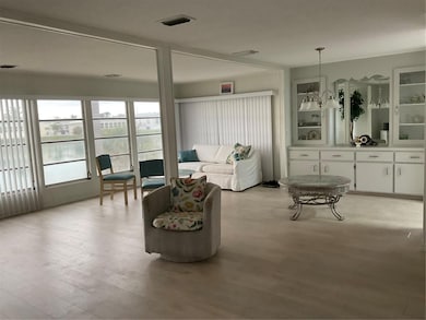 518 Vía Veneto, Venice, FL 34285 - photo 3