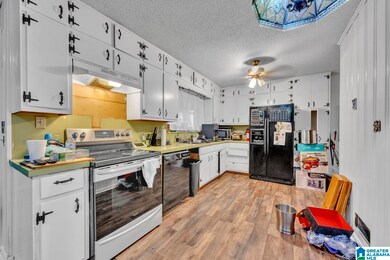 816 Hickory Dr, Birmingham, AL 35215 - photo 2