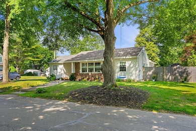 42 Myrtle Ave, Newburyport, MA 01950 - photo 4