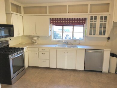 3201 14th St, Bay City, TX 77414 - photo 4