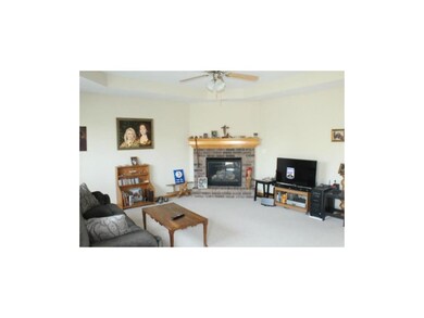 1013 Country Ln, Raymore, MO 64083 - photo 3