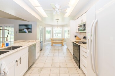 Interior16