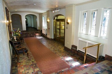 Handsome Lobby
