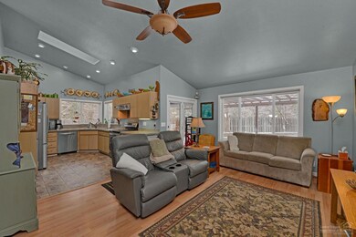 21104 Tall Mountain Cir, Bend, OR 97702 - photo 3