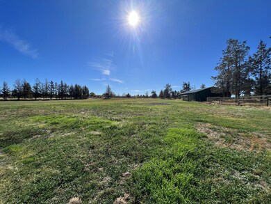 4831 SW Obsidian Ave, Redmond, OR 97756 - photo 2