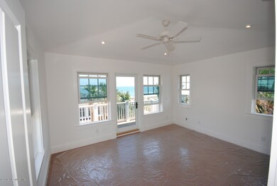 3rd Floor Master Bedroom w/Deck