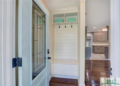 Entry with convenient storage