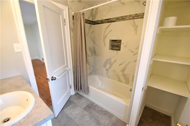 1038 Blue Valley Dr, Pen Argyl, PA 18072 - photo 7