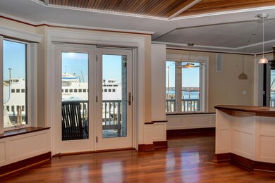 MHC_8967_8_9_Interior 2
