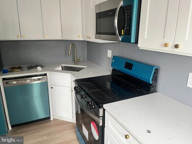 330 Pine Aly, Pottstown, PA 19464 - photo 2