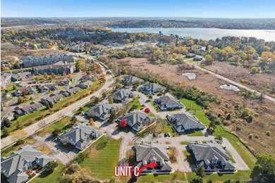 853 Quinlan Dr unit C, Pewaukee, WI 53072 - photo 3