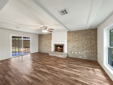 334 Dawn Hill Dr, Friendswood, TX 77546 - photo 3