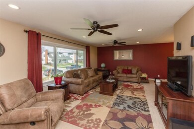 2455 10th Ave SW, Cedar Rapids, IA 52404 - photo 3