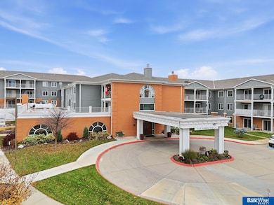 3001 S 51 Street Ct unit 472, Lincoln, NE 68506 - photo 2