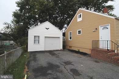 548 S Marlyn Ave, Essex, MD 21221 - photo 2