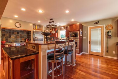 Kitchen - Island Seating