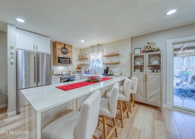 333 Enchanted Forest Ln, Sevierville, TN 37876 - photo 5