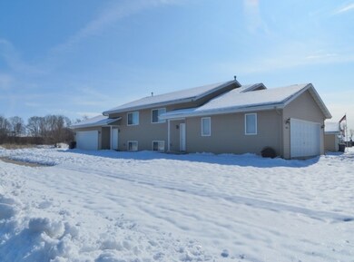 2403 S Terrace St, Janesville, WI 53546 - photo 3