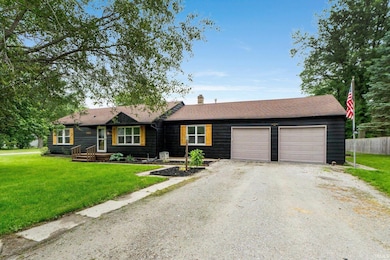 4654 Schmucker Dr, Fort Wayne, IN 46835 - photo 4