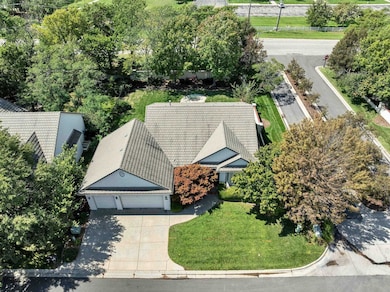 665 N Crest Ridge Ct, Wichita, KS 67230 - photo 2