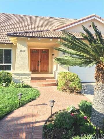 Beautiful & Welcoming Entrance to 4147 Cheshire Dr