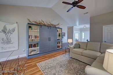 4009 Berberis Living 2