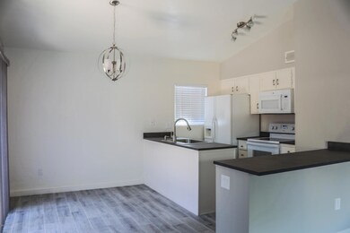 109 W Concorda Dr unit 102, Tempe, AZ 85282 - photo 2