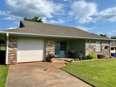 128 Ridgecrest Dr, Duncan, OK 73533 - photo 3