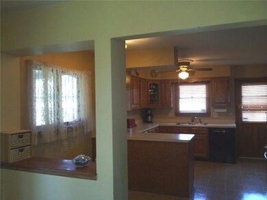 4523 Blythe Rd, Columbus, OH 43224 - photo 7