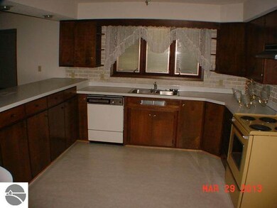 5023 E Michigan Ave, Au Gres, MI 48703 - photo 4