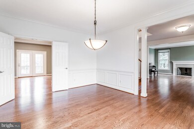 10650 Chadwell Ct, Great Falls, VA 22066 - photo 7