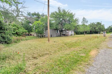 2821 Brazos River Dr, Granbury, TX 76048 - photo 3