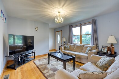 32 Clark St, Chicopee, MA 01013 - photo 3