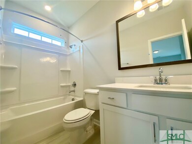 Adjacent bathroom to Bedroom on main (not primary)