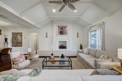 1011 Ridgeley Dr, Houston, TX 77055 - photo 6