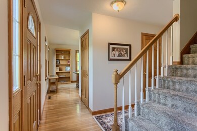 47 Hillando Dr, Shrewsbury, MA 01545 - photo 2