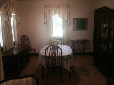 Dining Room. Have the family over, there s plenty 