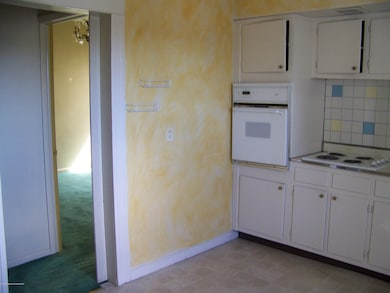 925 Apt 3 N Webster Ave, Scranton, PA 18510 - photo 4