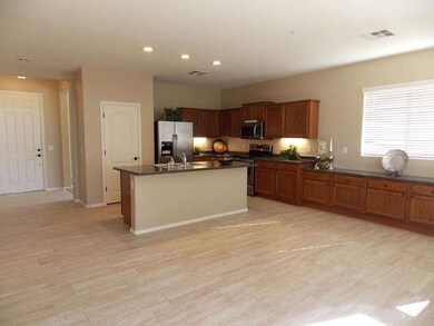 Eat-In Kitchen