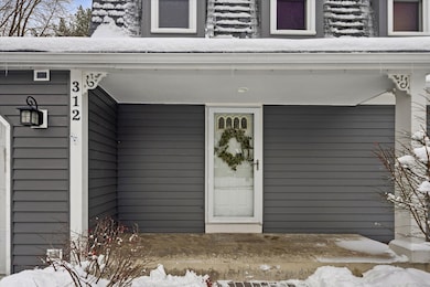 312 Leeds Ct, Naperville, IL 60565 - photo 2