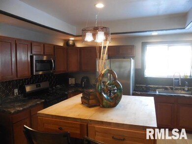 1848 W 6th St, Davenport, IA 52802 - photo 3