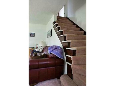 Entry/Foyer.