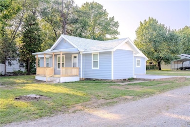 917 Adams St, Fredonia, KS 66736 - photo 2