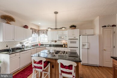 2407 Kemper Rd, Crofton, MD 21114 - photo 3