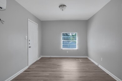 150 Hohldale St unit c, Houston, TX 77022 - photo 2