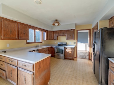 19 Cedar Gate Cir, Sugar Grove, IL 60554 - photo 5