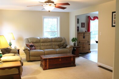 107a Gilcreast Rd, Londonderry, NH 03053 - photo 2