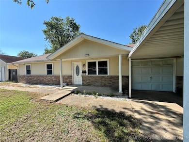 616 D St SE, Miami, OK 74354 - photo 2