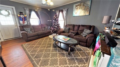 77 Columbine Ave, Pawtucket, RI 02861 - photo 7